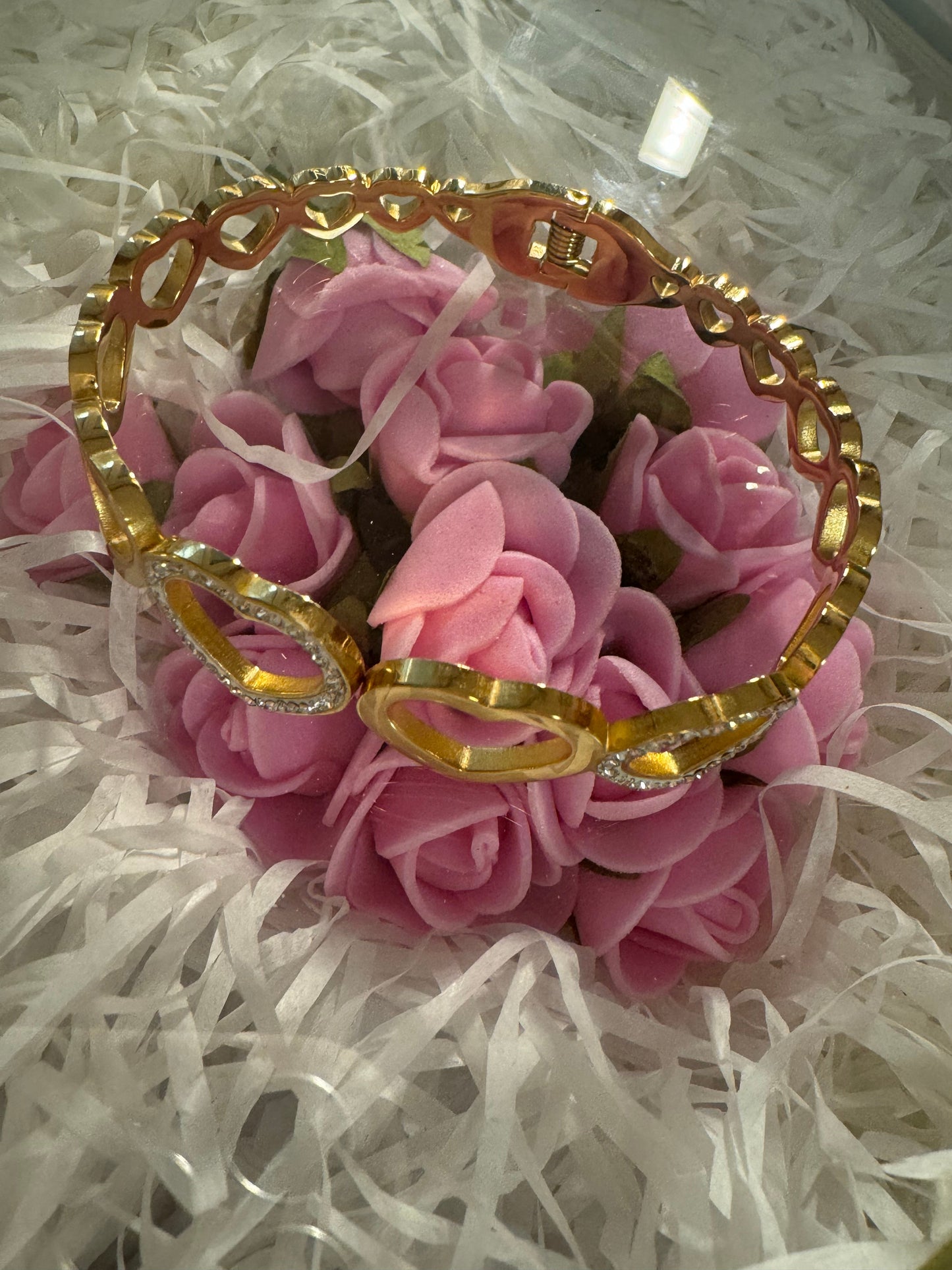 "Ring of Hearts" by Balissa Armreif Mein Shop